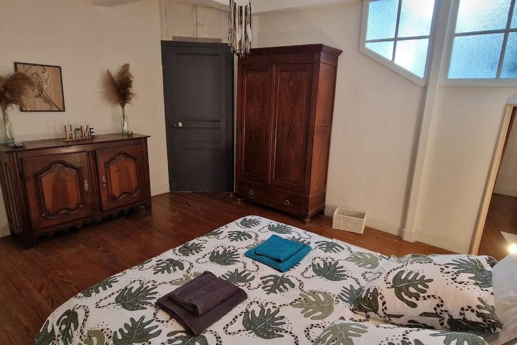 Appartement Dans Maison De Ville - 4 Personnes Oloron-Sainte-Marie Buitenkant foto