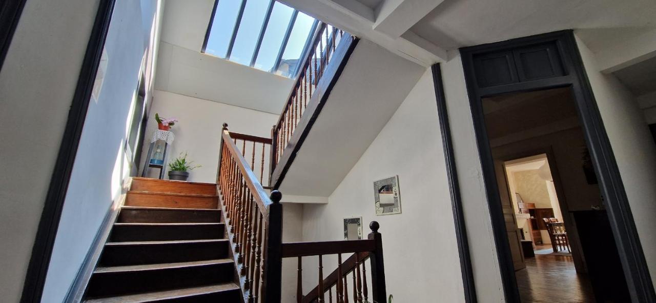 Appartement Dans Maison De Ville - 4 Personnes Oloron-Sainte-Marie Buitenkant foto